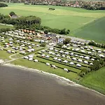 Camping And Hotel *